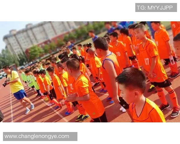 国际巨星亲临足球夏令营助力青少年成长热潮席卷全国